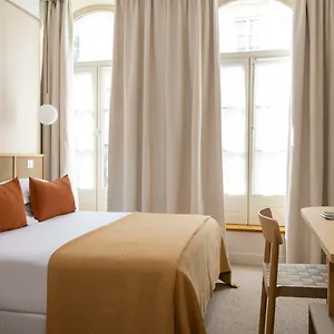 Joe M Hotell