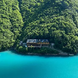 Riverside Komani , Koman Albânia